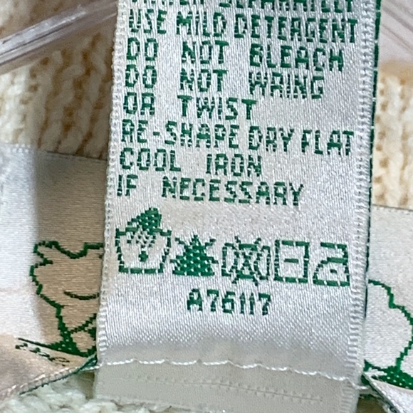 Quacker Factory 1X Ivory Embroidered Cardigan Sweater Embellished Mittens Angel - Picture 11 of 13